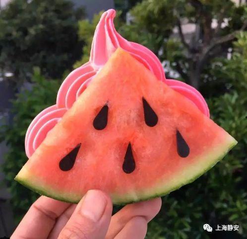 各大国网红吃瓜,揭秘各国热门事件背后的网络狂欢  第3张